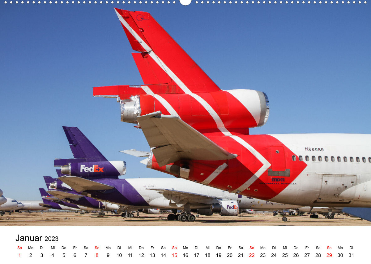 GROUNDED (Wandkalender 2023 DIN A2 quer)